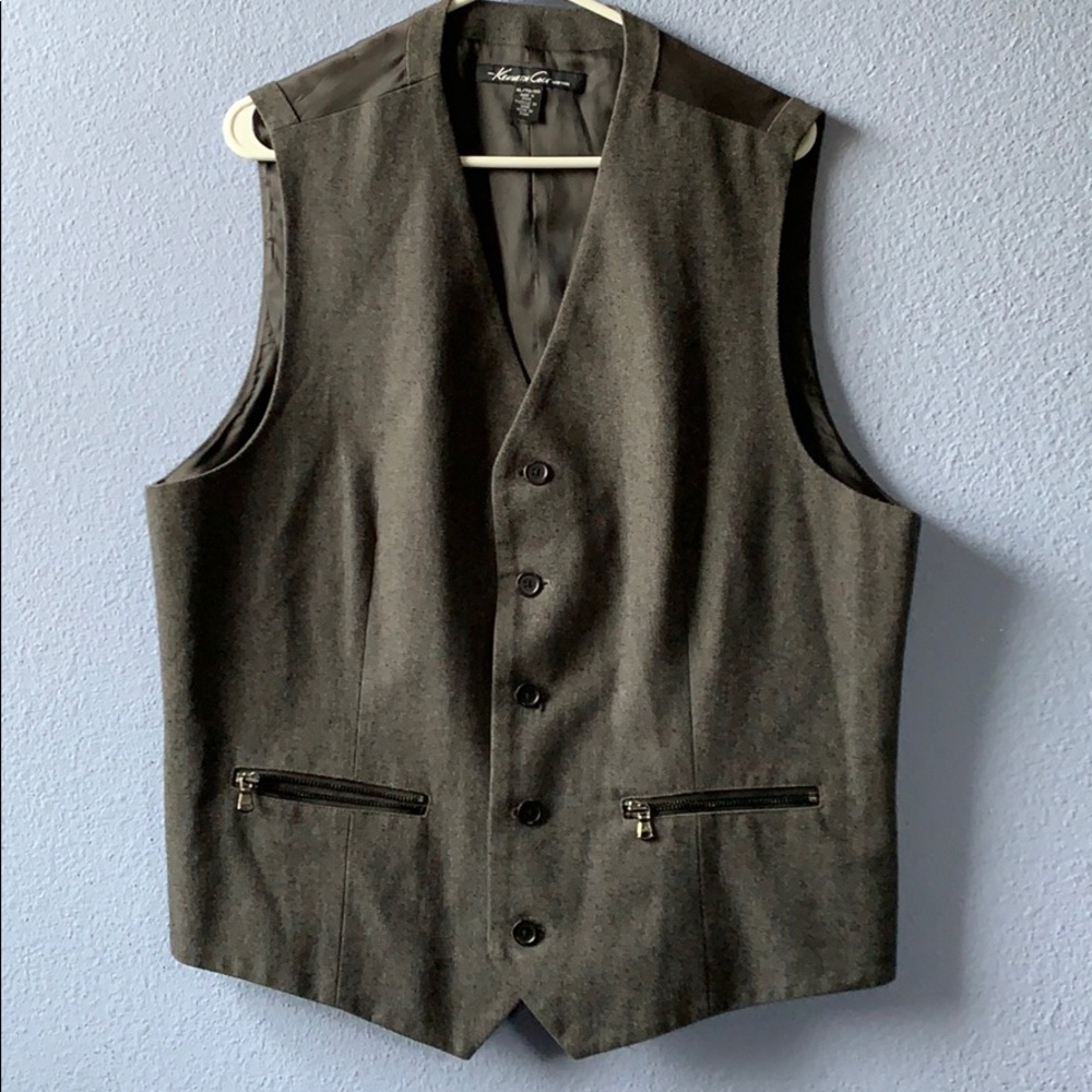 Kenneth Cole Button Down Vest